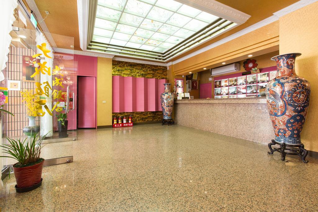 Day Chen Hotel Yilan Экстерьер фото