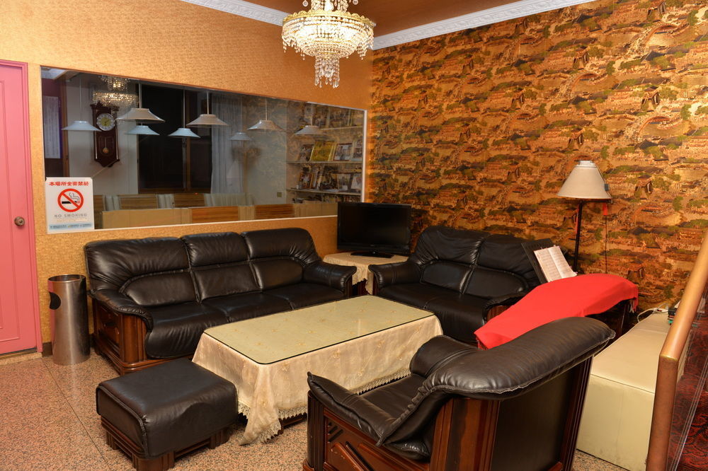 Day Chen Hotel Yilan Экстерьер фото