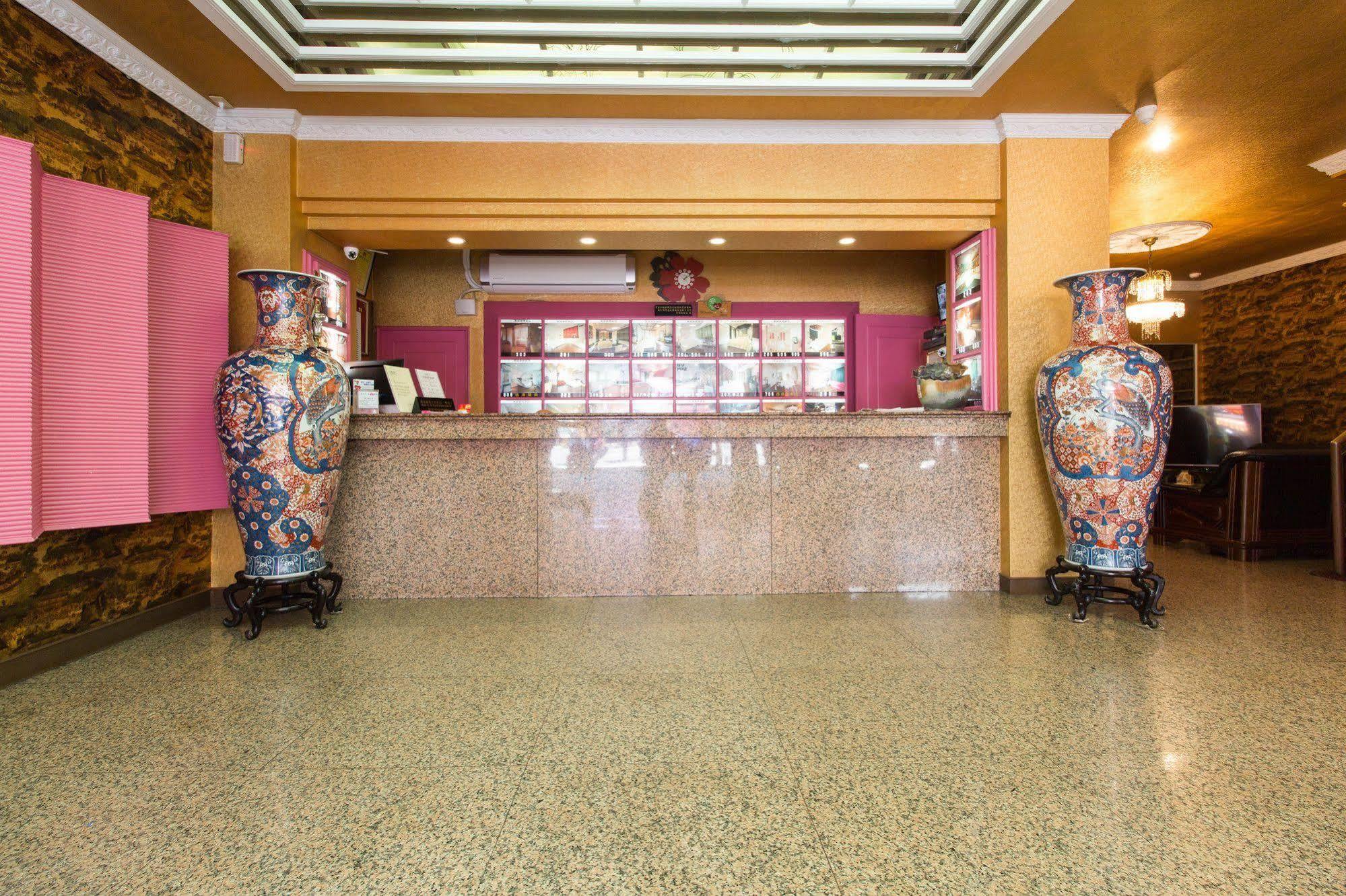 Day Chen Hotel Yilan Экстерьер фото
