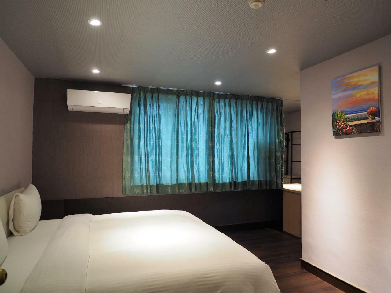 Day Chen Hotel Yilan Экстерьер фото
